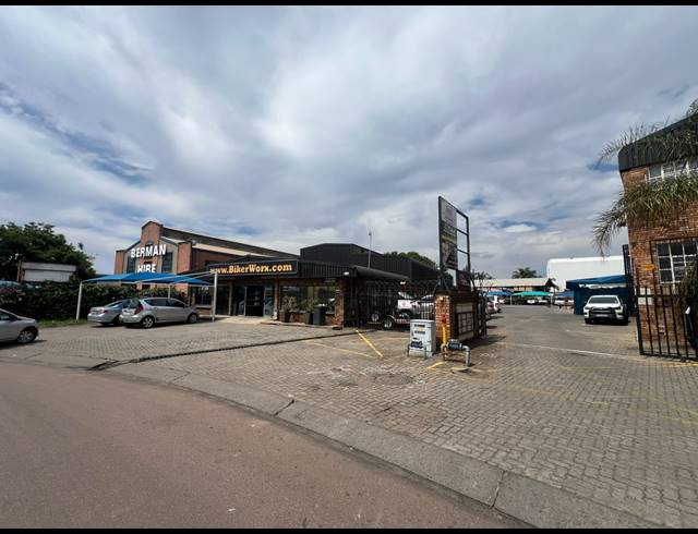 85M² WAREHOUSE TO LET IN HENNOPSPARK